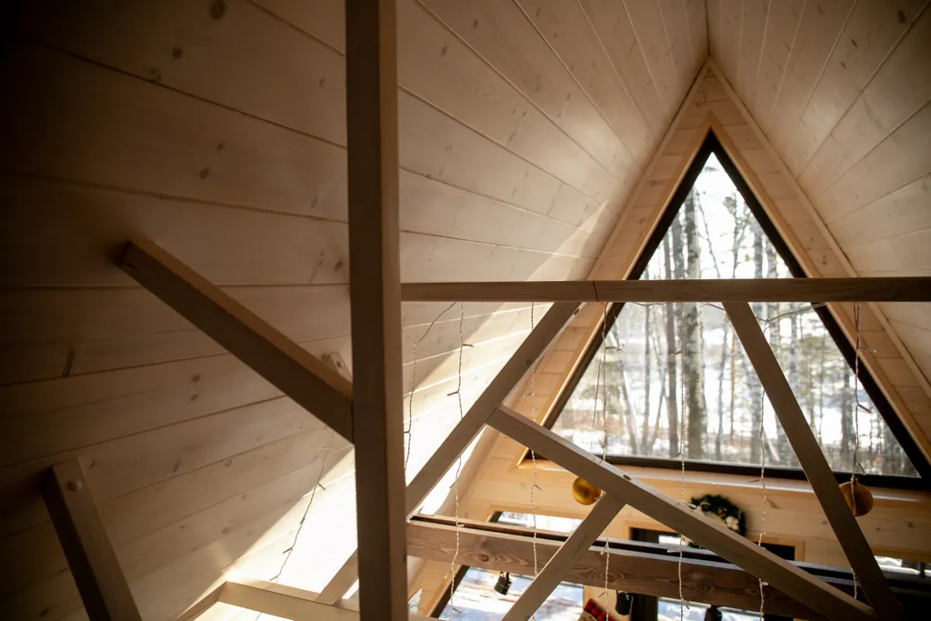 Уютный домик Серый A-Frame с террасой