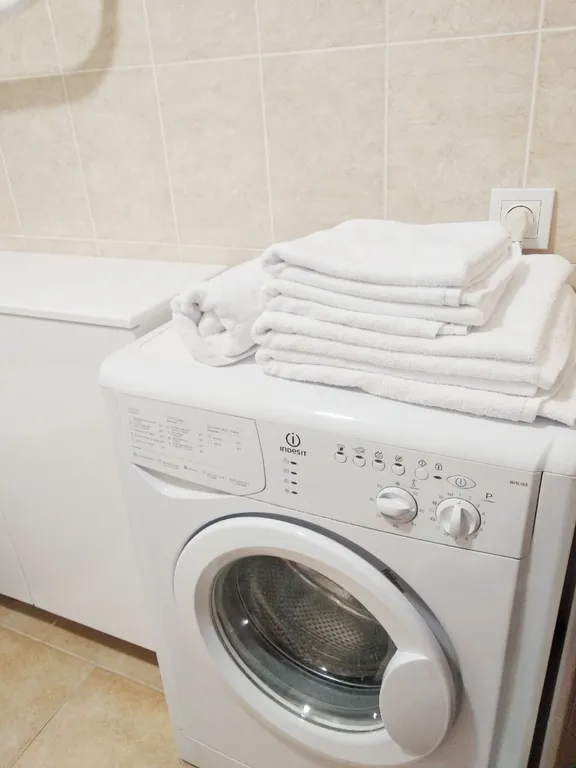 У метро рядом с центром