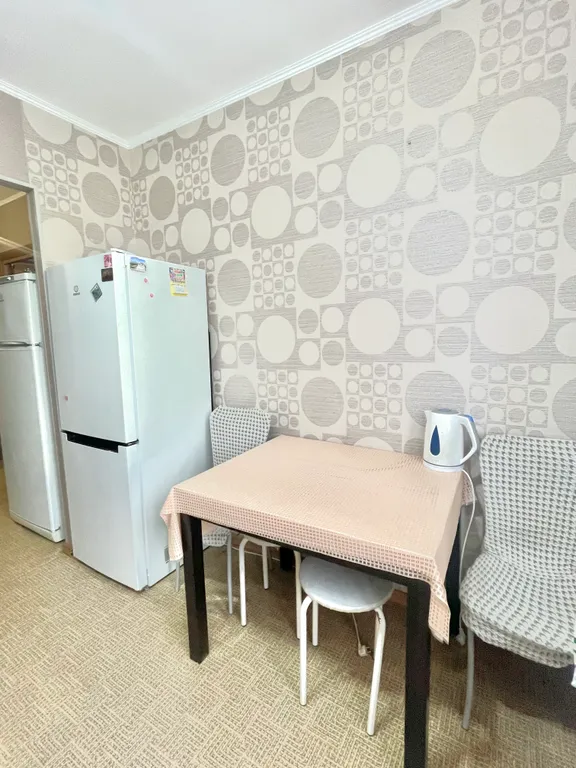 Уютная однокомнатная квартира, Находится на 8 -м этаже.