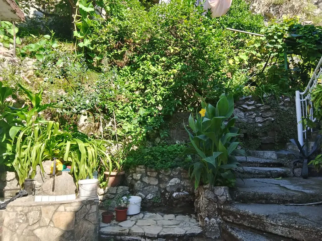 Уютное жильё с видом на горы в шаговой доступности от моря