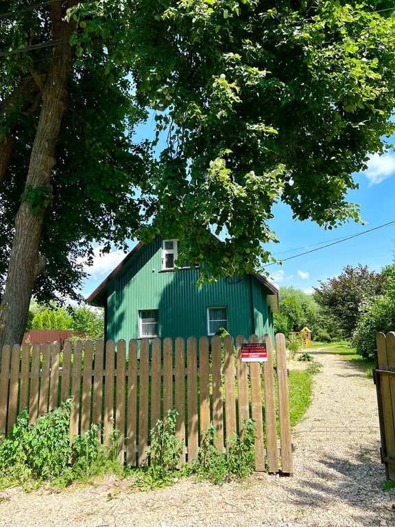 Красивый теплый дом с баней в тихой деревне