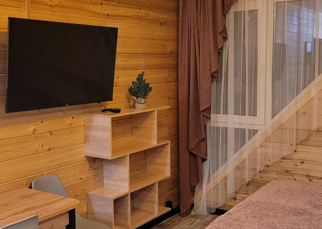 Коттедж Студия для двоих, часть дома с отдельным входом — Шерегеш