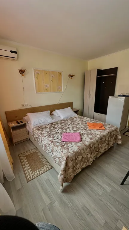 Уютный светлый номер с видом на море или на лес