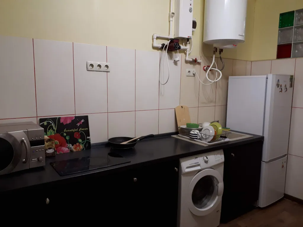 2 комнатная квартира с раздельными комнатами. на ул. Донская 26А