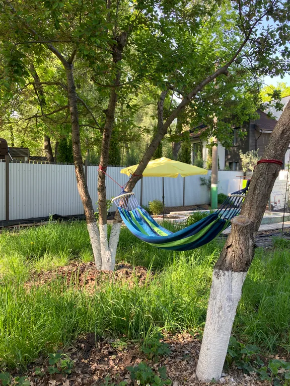 Трёхэтажный коттедж с сауной и бассейном в тихом заливе волги
