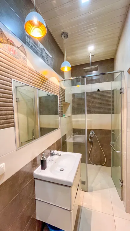 Новая квартира у площади