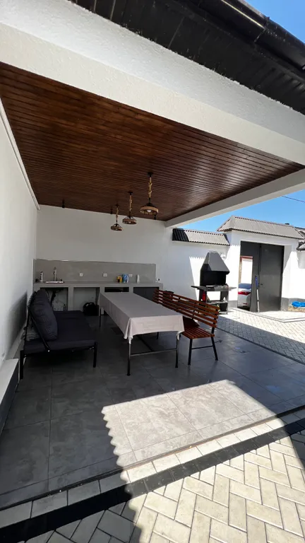 Дом у моря с беседкой