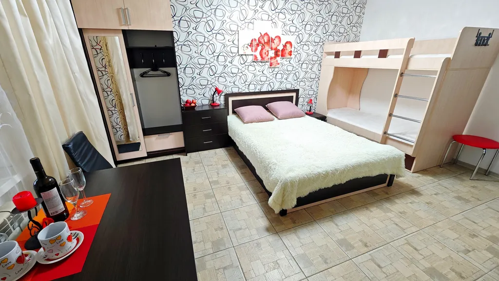 Рубиновая студия с собственной террасой и отдельным входом