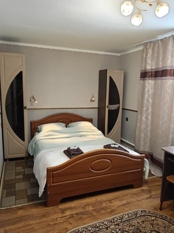 Благоустроенный дом 100кв.м с березовым лесом на территории.