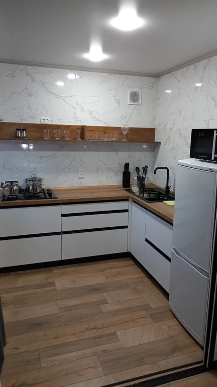 Новая трехкомнатная квартира в самом центре с видом на площадь Победы