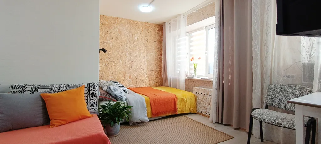 Душевное жилье над пиццерией, небольшая, но очень уютная студия