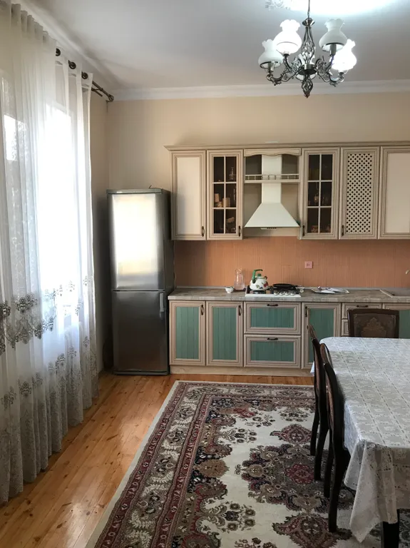 Просторная комната с евро ремонтом в частном доме