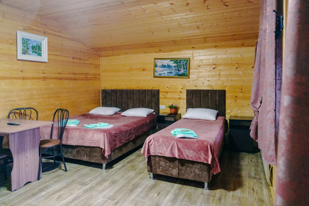 Домик с уютной террасой с красивым видом на горы