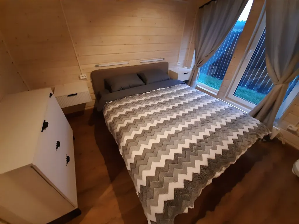 Дом в  соснах.