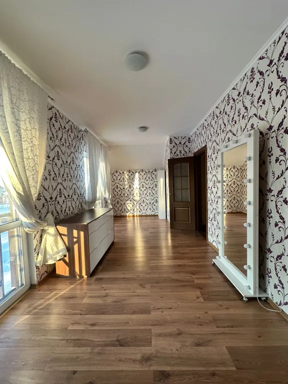 Большой дом на участке 12 соток