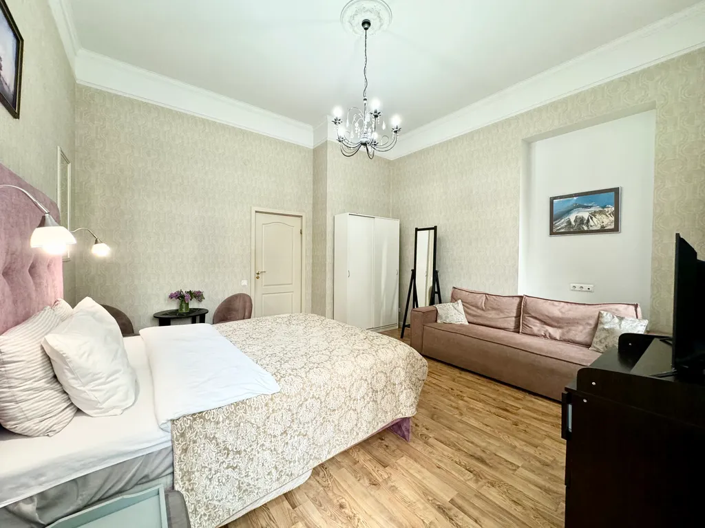 Квартира Просторная квартира возле Эрмитажа - 3 спальни, 2 санузла, парковка — Санкт-Петербург