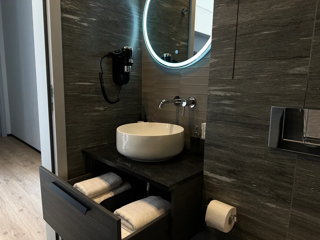 Апартаменты люкс с личной террасой и выходом к бассейну