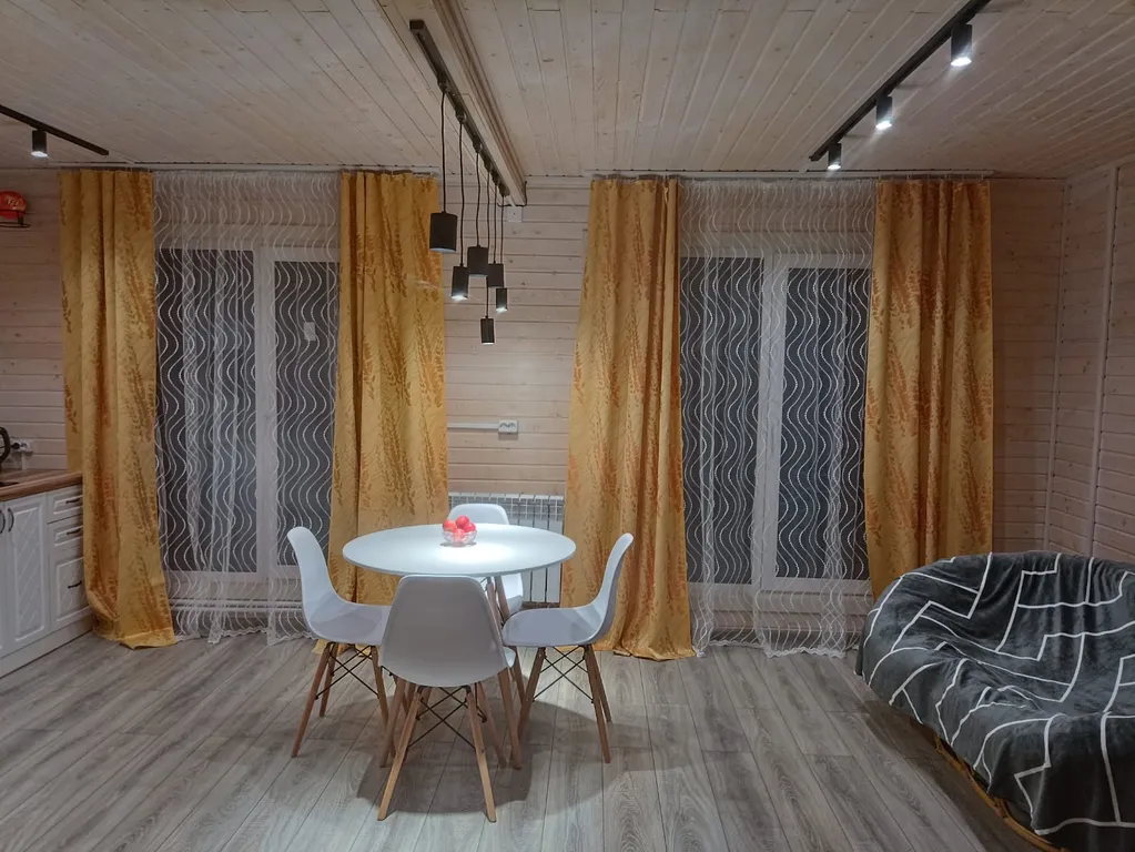 Коттедж Загородный дом с видом на поле и лес — Санкт-Петербург