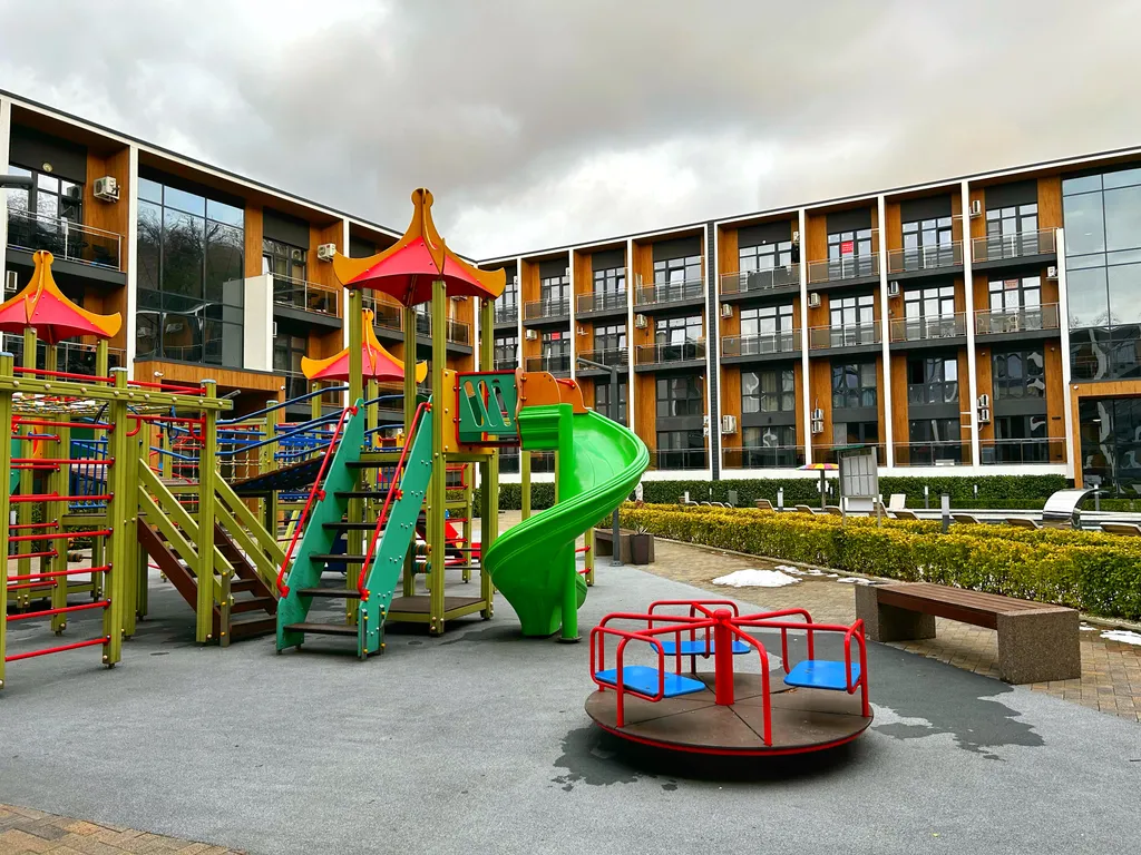 Уютная студия с видом на лес