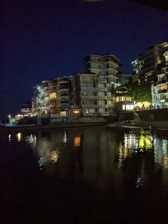 Уютная комната у моря