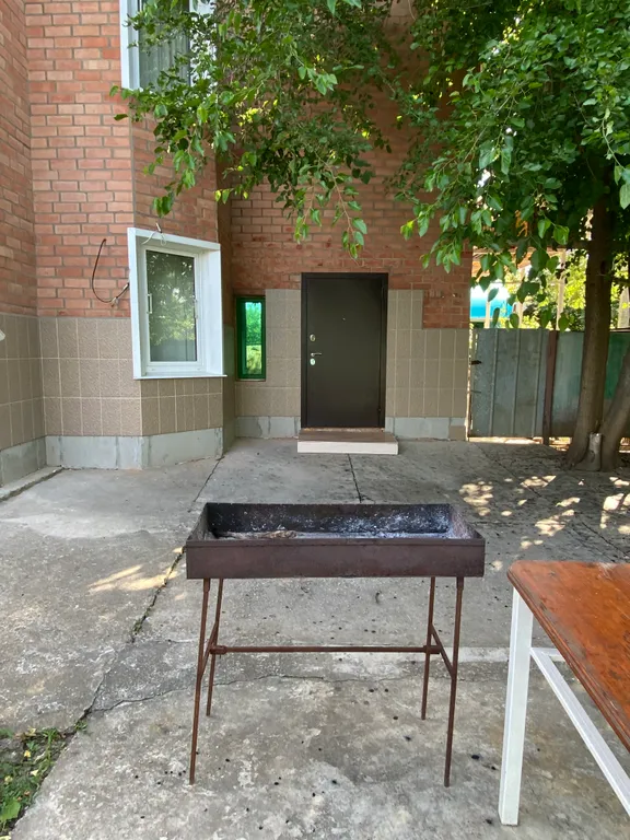 Квартира Квартира Большой улучшенный номер в коттедже с отдельным входом со двора — Краснодар