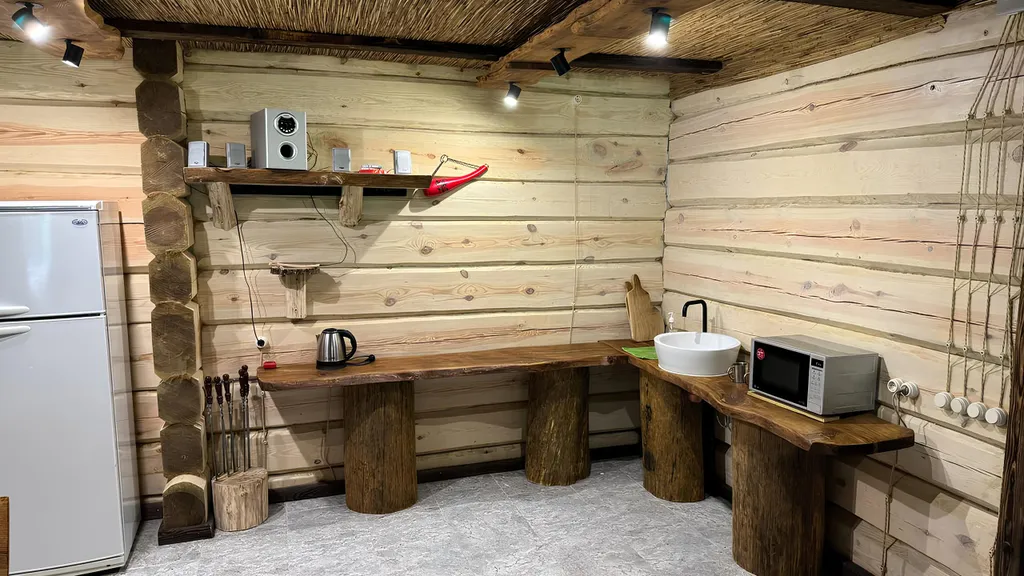 Дом-коттедж банкетный зал, спальни, доп: баня и купель, Минское море