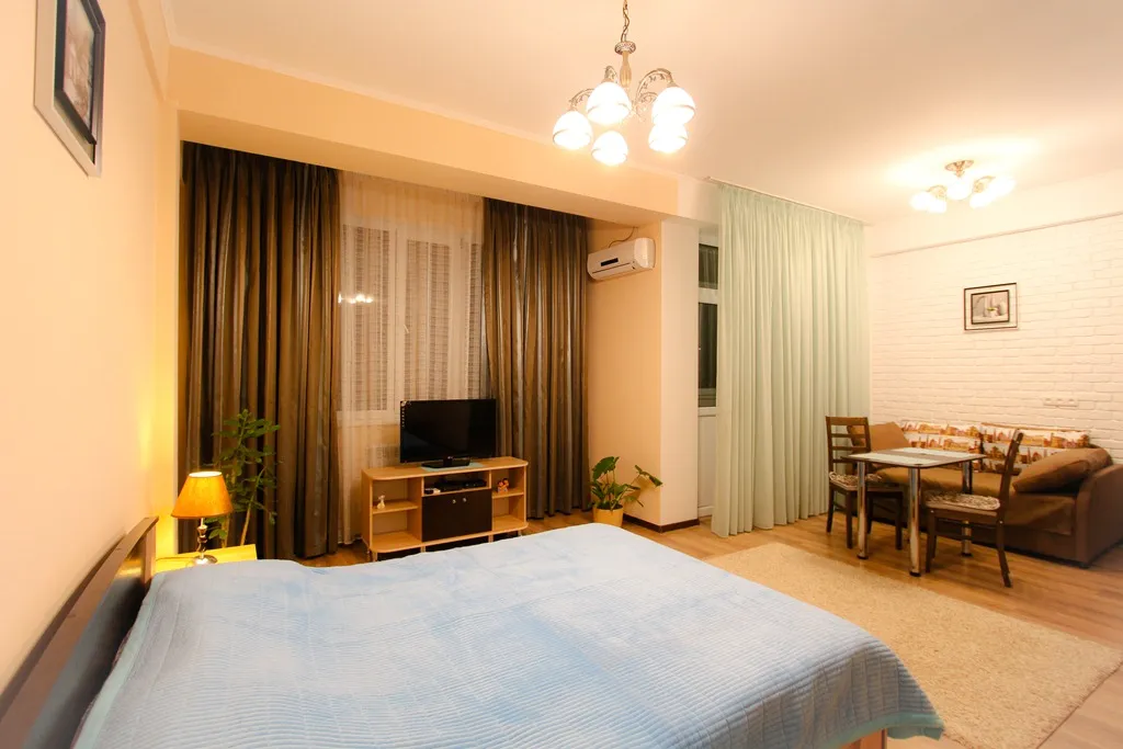 Уютная просторная 1 комн. квартира студия в центре Алматы