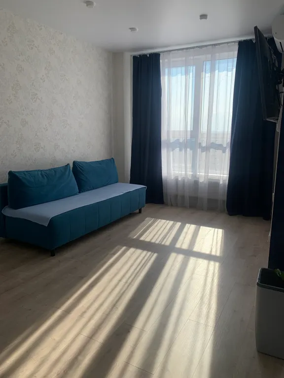 Светлая, уютная квартира с балконом в Бродвее