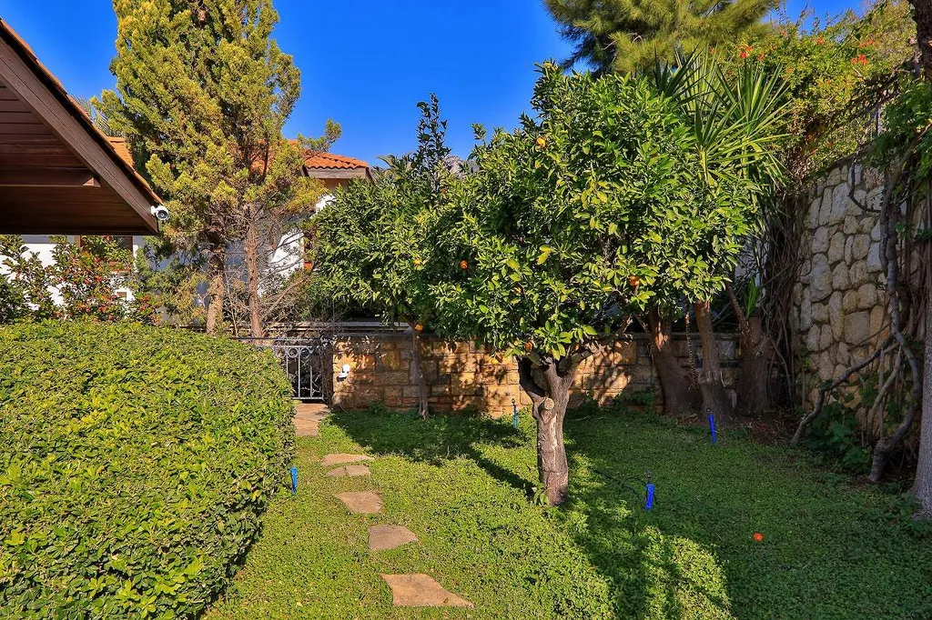 Вилла с видом на море