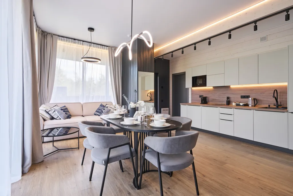 Большой панорамный дом с камином и сауной