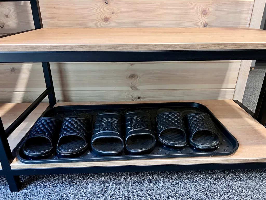 Коттедж Зеркальный дом с 2 спальнями, беседкой и мангалом — Семеновское