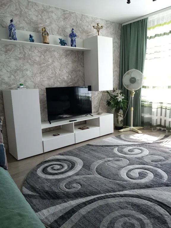 Уютная квартира в Юго-западном районе с видом на Спасо-Яковлев монастырь