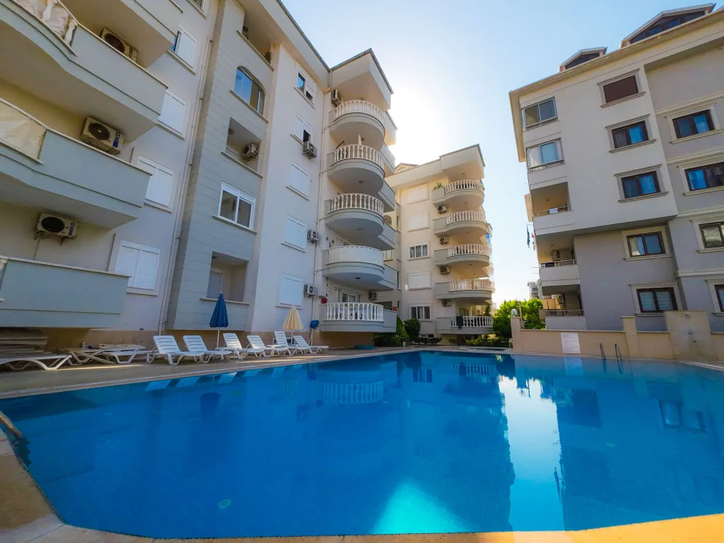 Апартаменты у моря всего в 200 метрах до пляжа с открытым бассейном