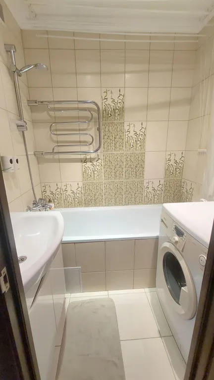 Щорса, светлая, уютная, трехкомнатная квартира