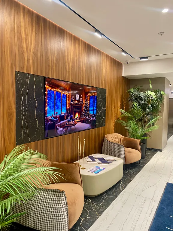 Студия с лоджией на заливе в комплексе с подогреваемым бассейном