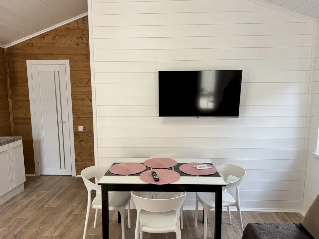 Коттедж Коттедж Барнхаус с террасой и закрытым двором - 7 минут до моря — Геленджик