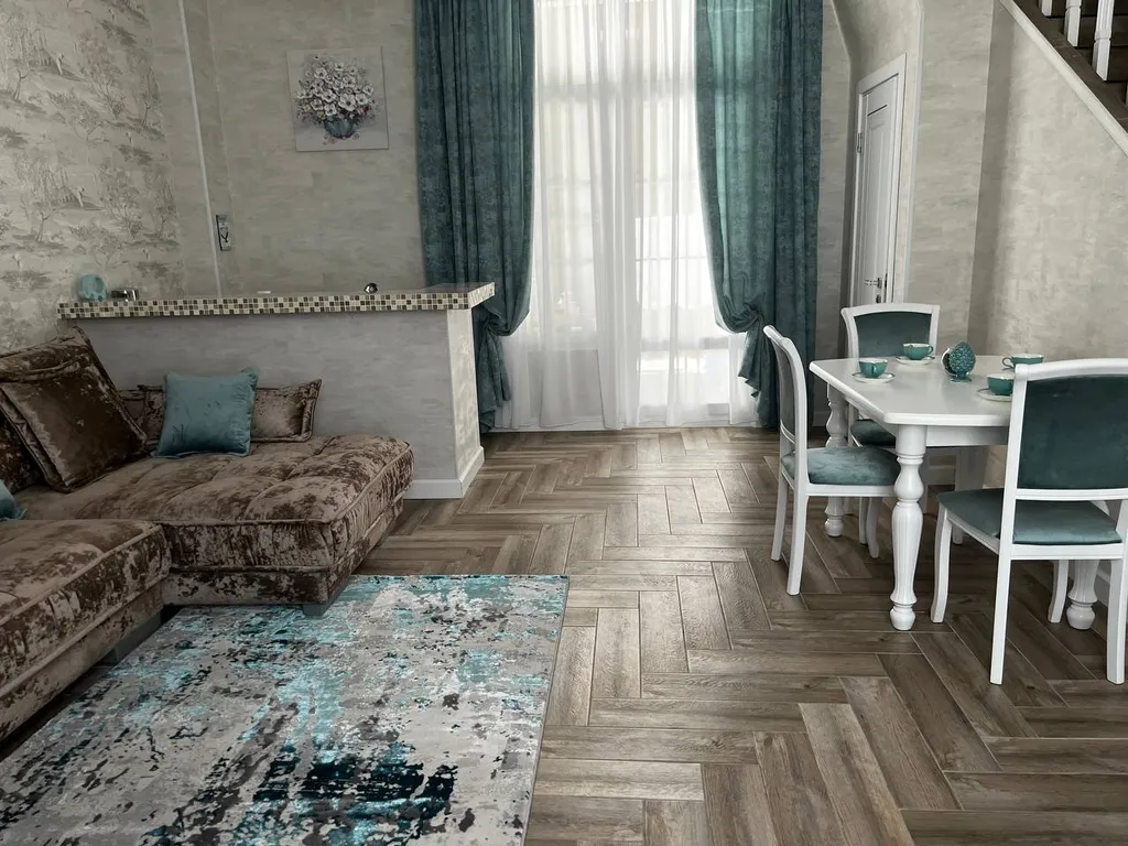 Современный двухэтажный коттедж среди гор — аренда посуточно в Теберда