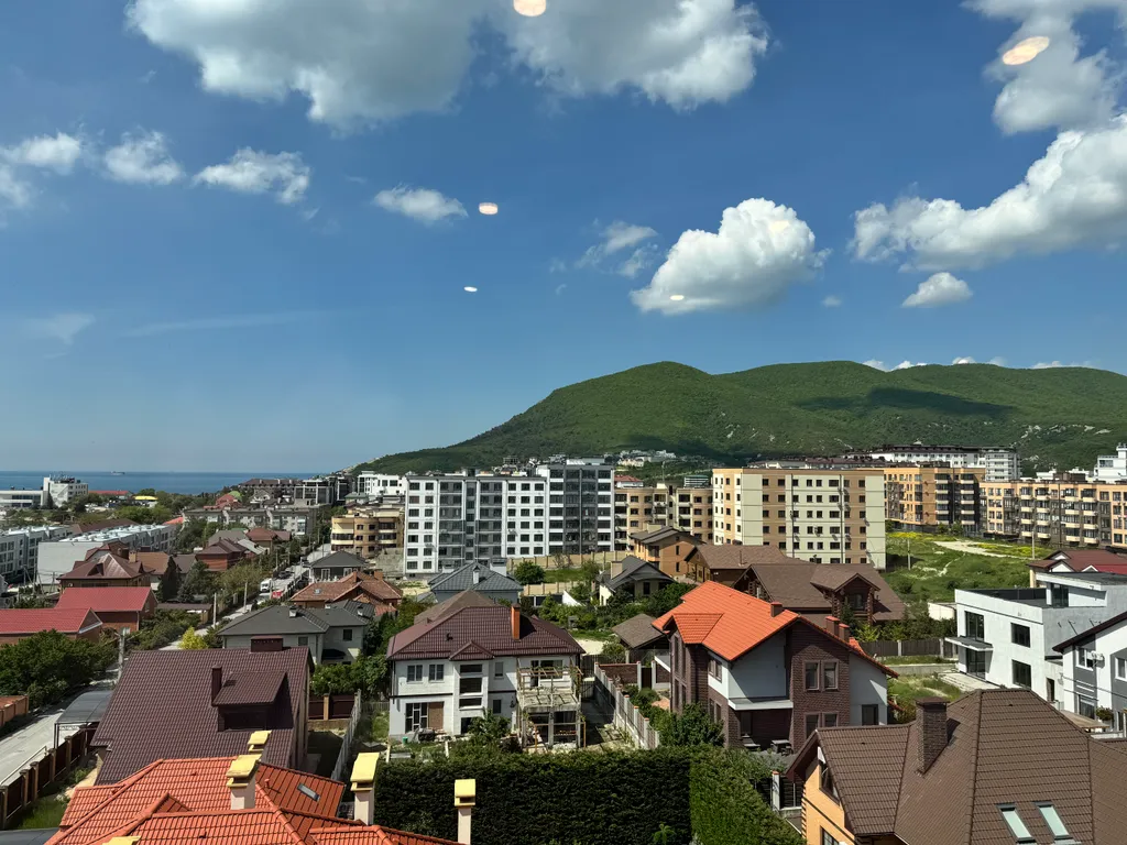 Панорамный вид на море и горы