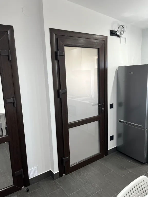 Эллинг на берегу моря