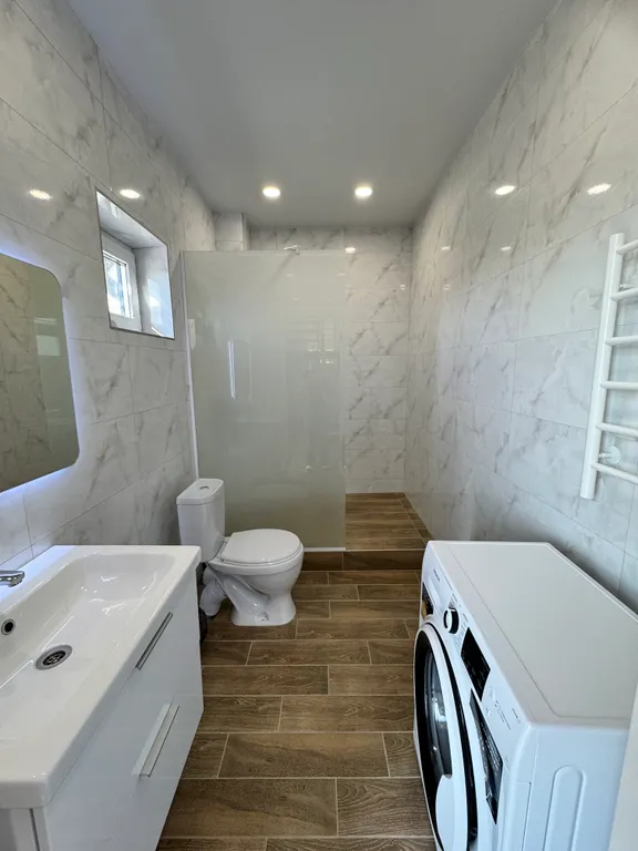 Уютный дом у озера