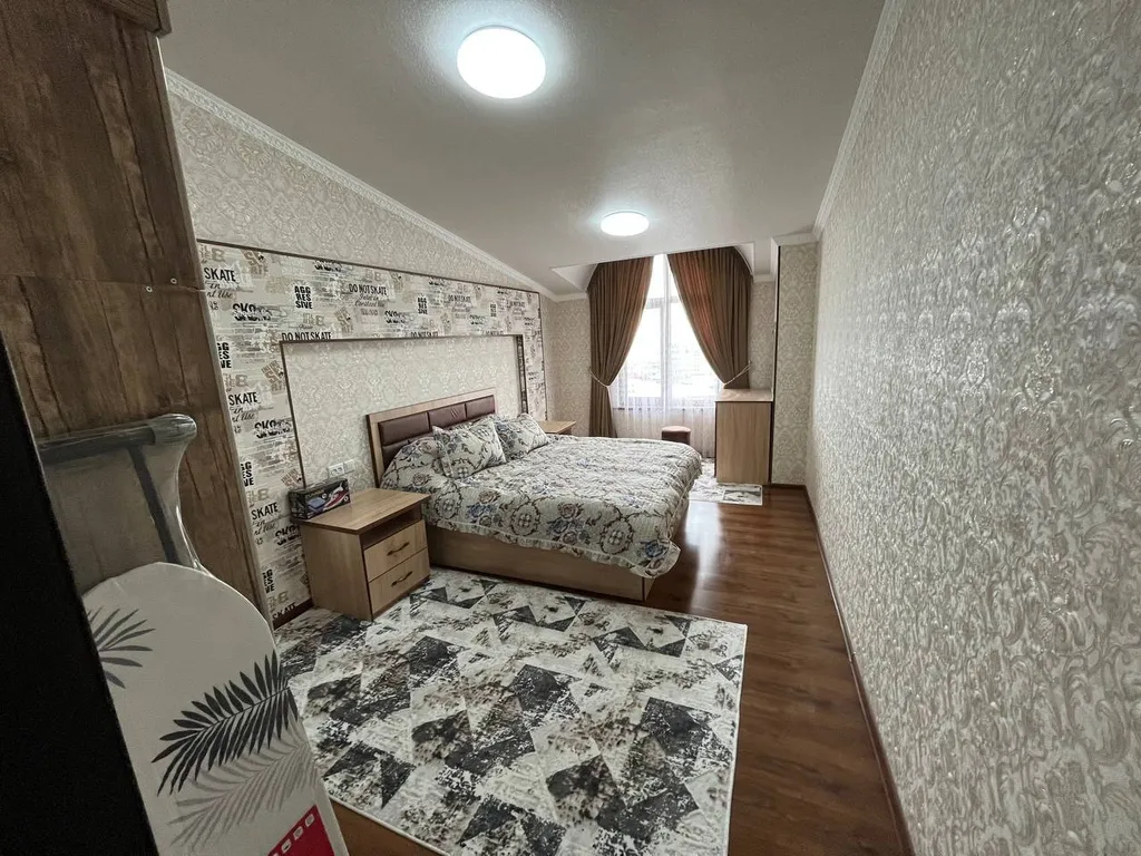 Любителей кожаных диванов (встретим бесплатно)