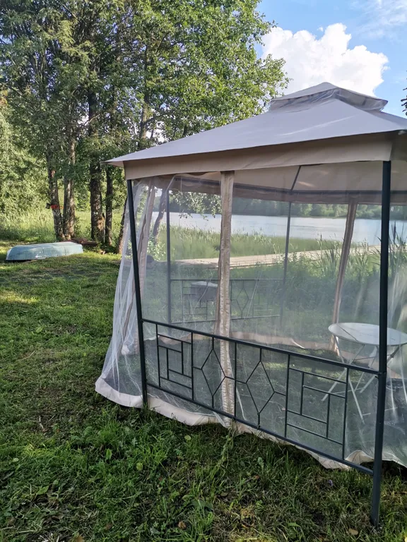 Коттедж Уютный Домик Пряник на берегу озера рядом с лесом — Сланцы