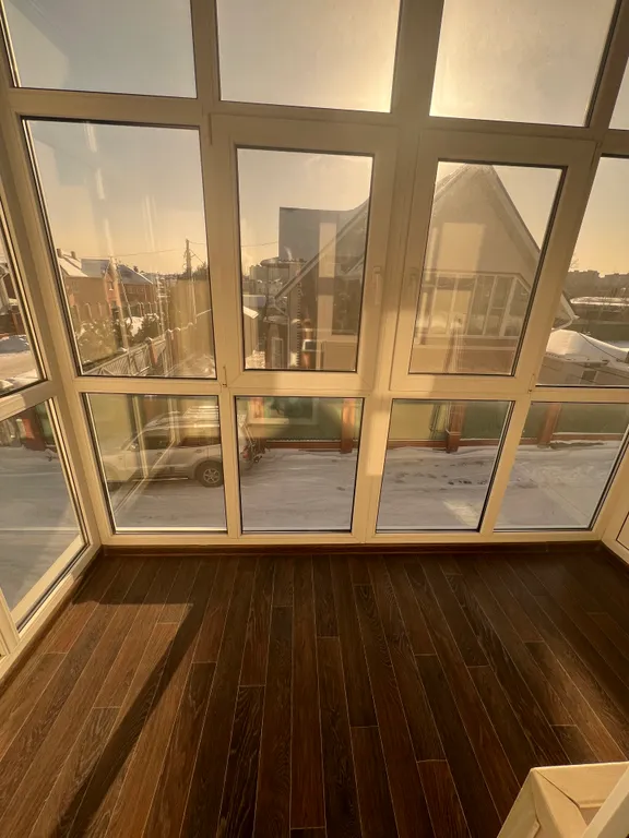 Квартира с диваном и балконом от 3-ех суток