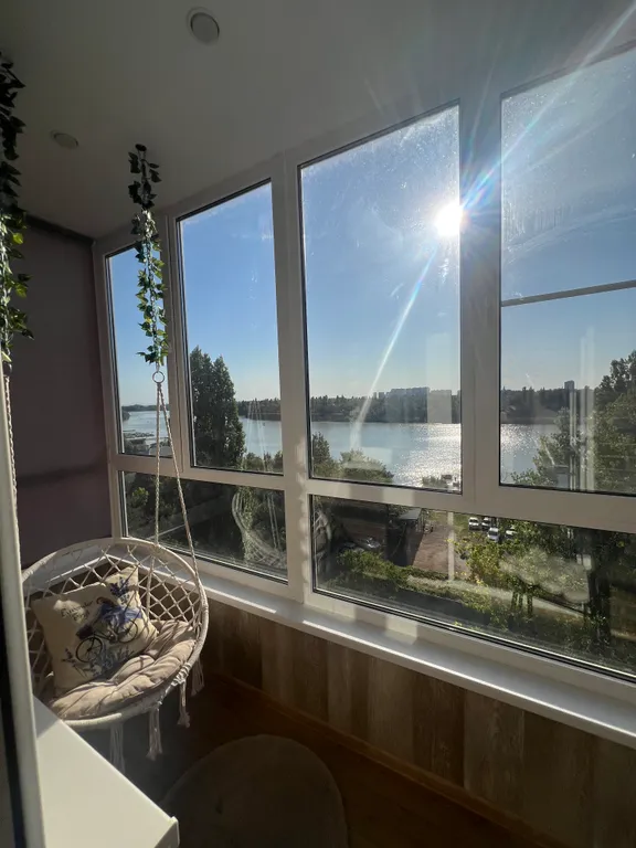 Апартамент с видом на озеро Кубань с джакузи с качелей