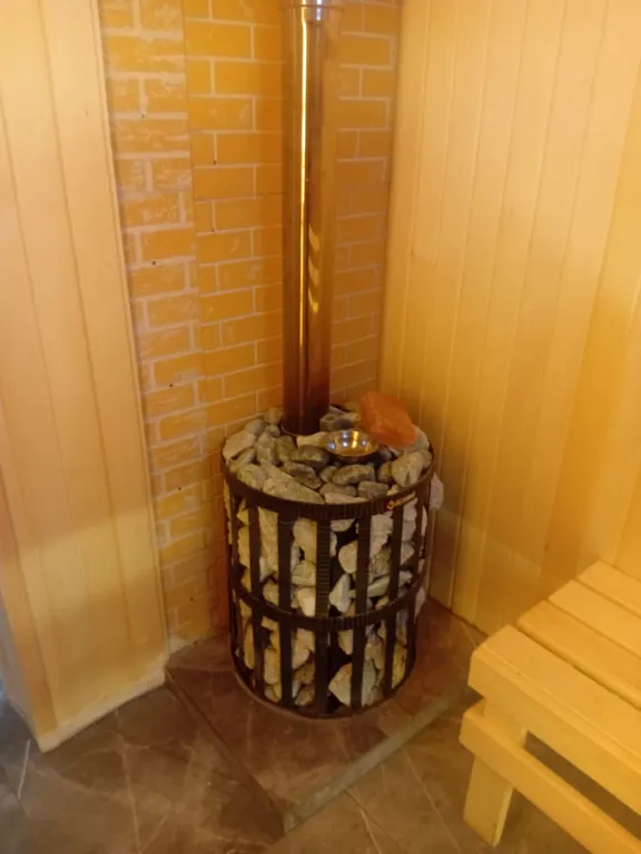 Уютный дом на берегу реки Трубеж