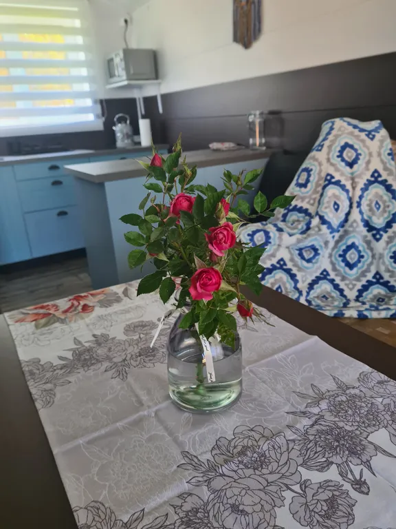 Домик у озера