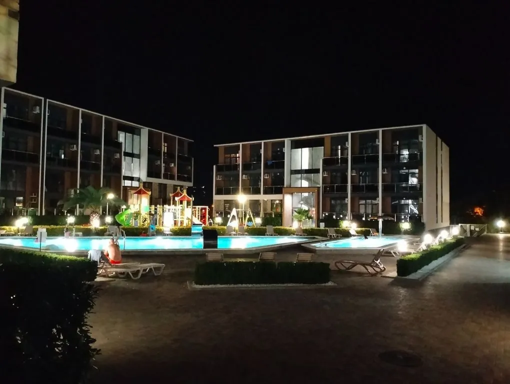 Студия с бассейном у моря