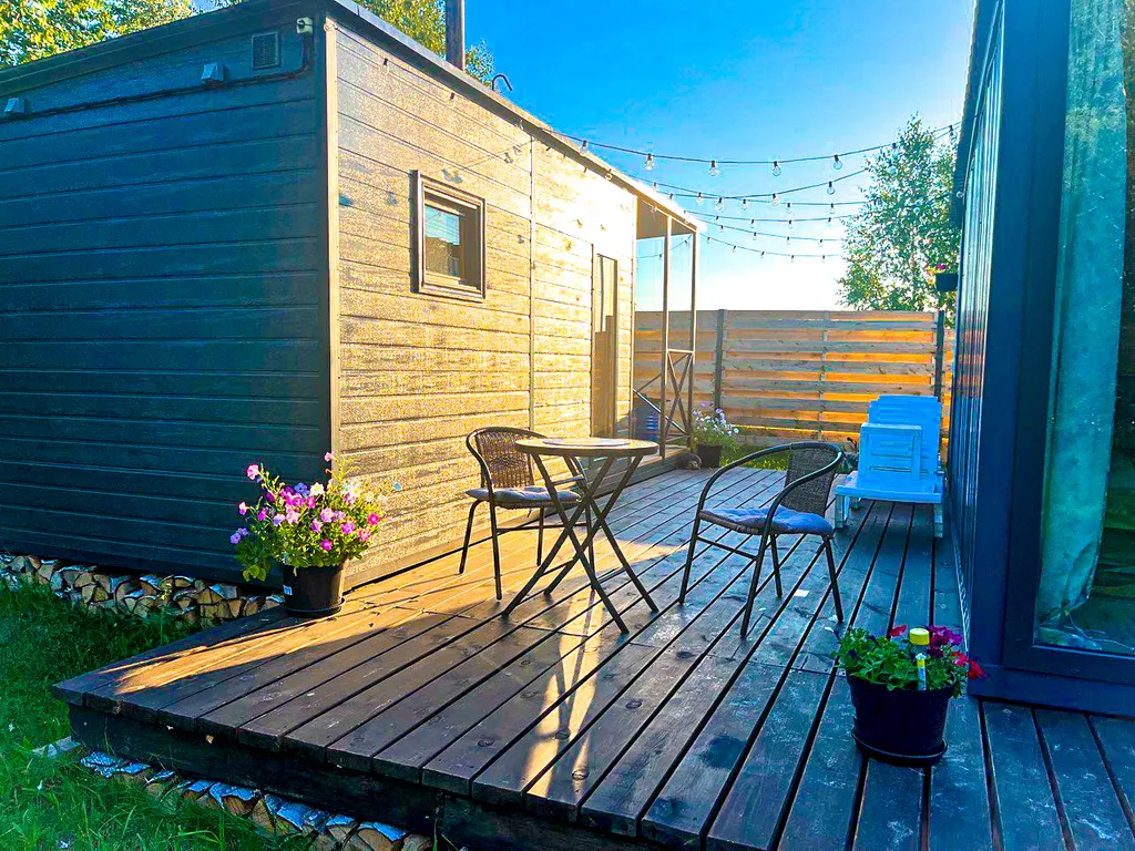 Дом со своей баней, банным чаном, террасой, мангалом коптильней в лесу