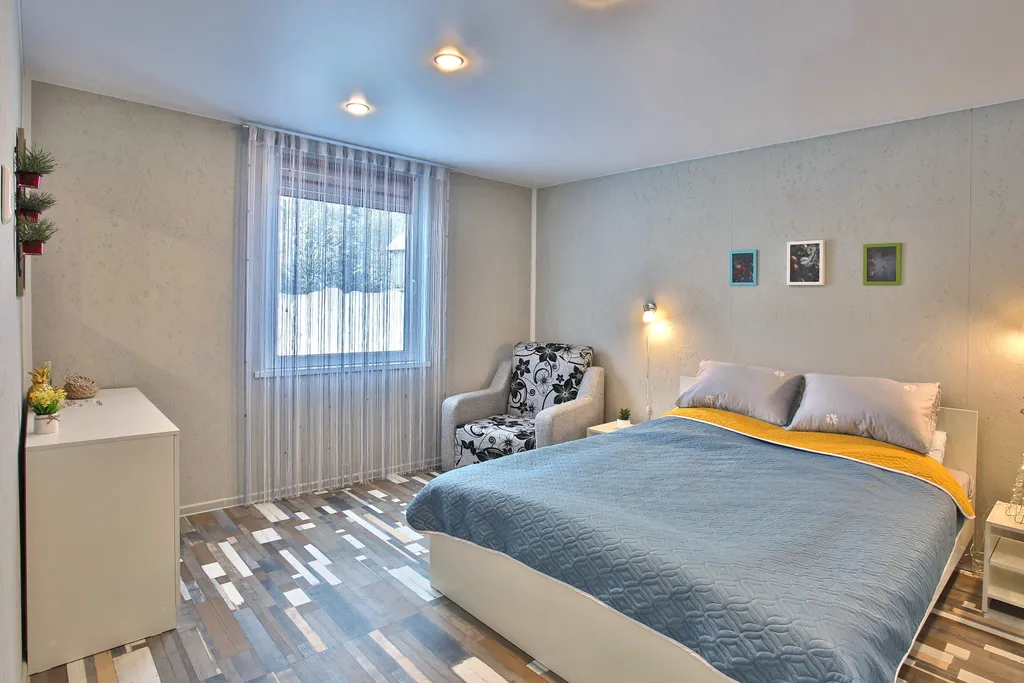 Коттедж Тёплый коттедж с баней на очень большой уединённой территории — Кротово