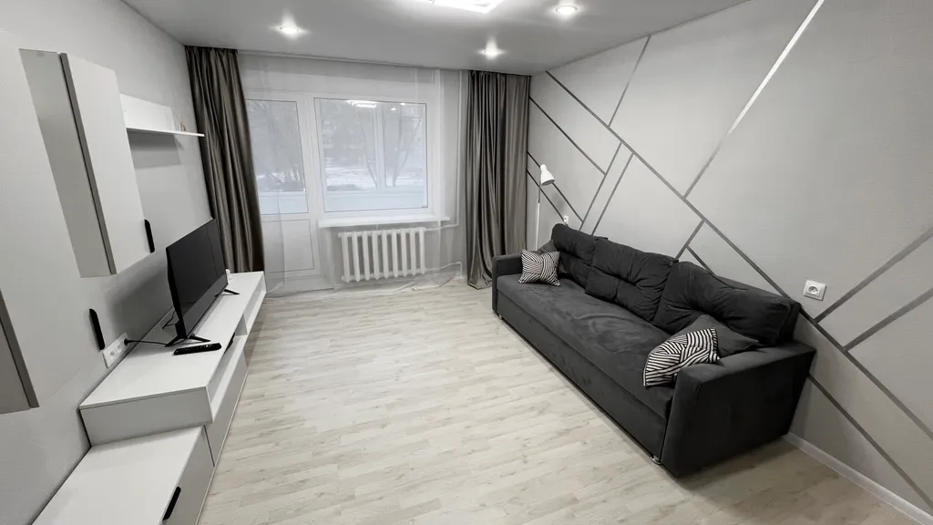 Комфортабельная 2-комнатная квартира с новым дизайнерским ремонтом